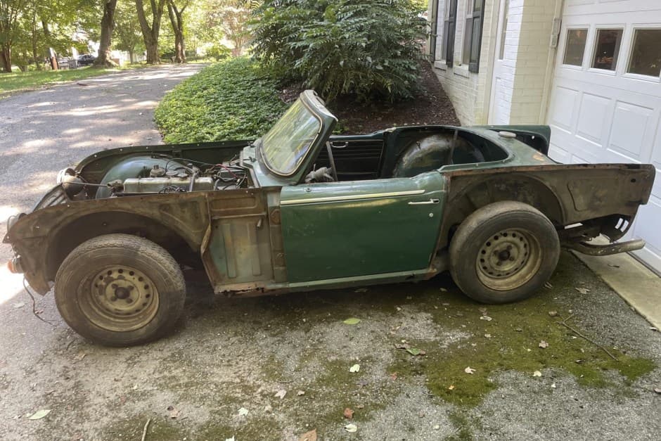 1968 Triumph TR5 & TR250 sold for $4,550