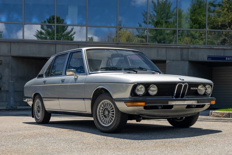1975 BMW E12 5-Series sold for $42,250