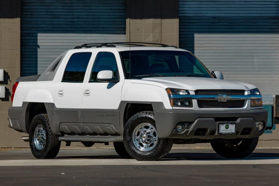 2002 Chevrolet Avalanche sold for $14,000