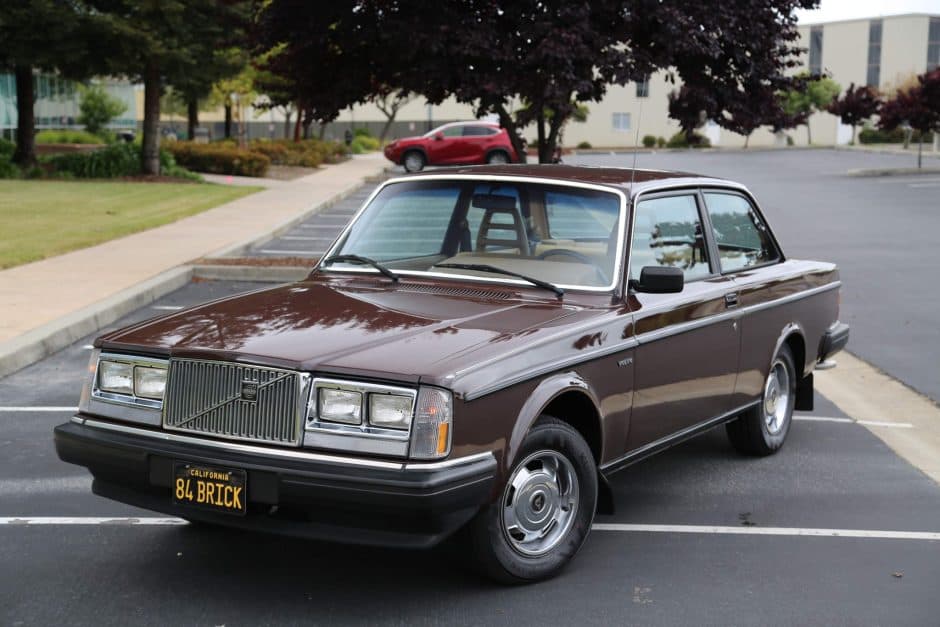 1984 Volvo 240 sold for $8,900