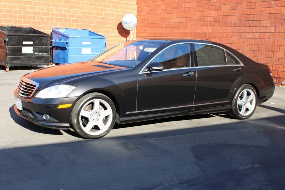 2008 Mercedes-Benz W221 S-Class sold for $11,100