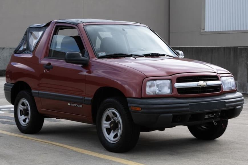 2001 Geo Tracker/Suzuki Sidekick sold for $8,000