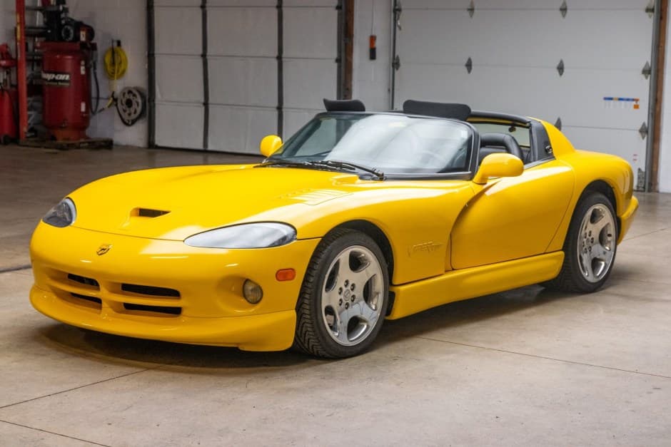 2001 Dodge Viper SR II (1996-2002) sold for $90,000