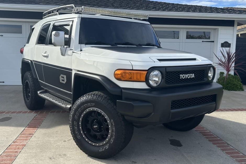 2010 Toyota FJ Cruiser sold for $23,000