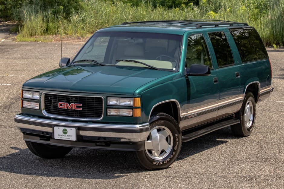 1996 GMC Suburban (GMT400 1992-1999) sold for $16,000
