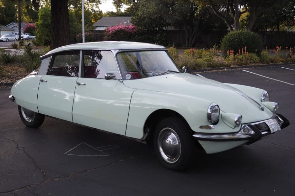1964 Citroen DS sold for $14,500