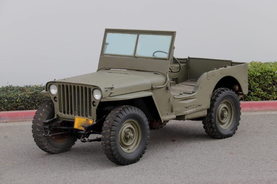1942 Ford Military sold for $3,800