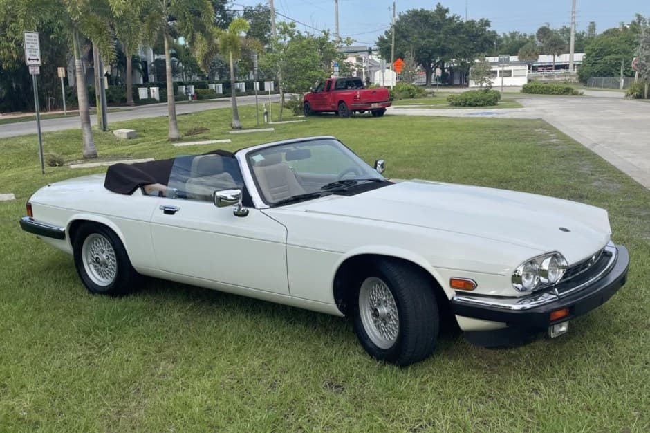 1989 Jaguar XJS sold for $11,300