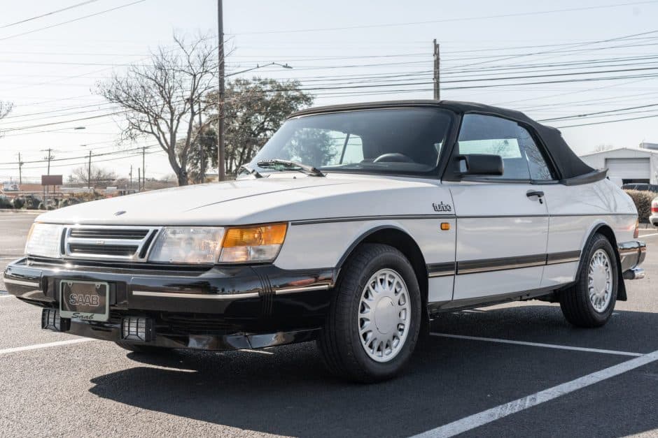 1988 Saab 900 sold for $12,250
