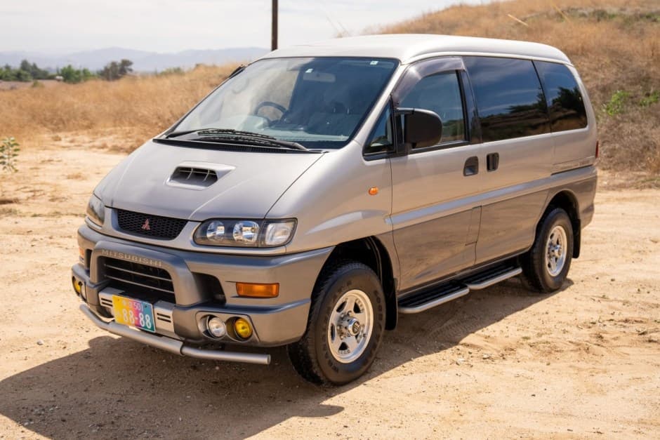 1998 Mitsubishi Delica sold for $15,400