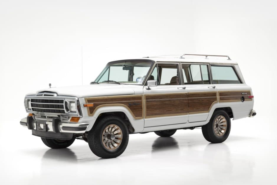 1990 Jeep SJ Wagoneer sold for $15,250