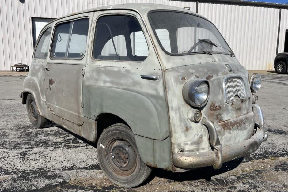 1958 Fiat 600 Multipla sold for $4,000