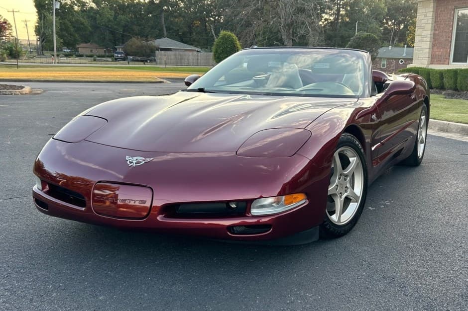 2003 Chevrolet Corvette C5 sold for $19,000
