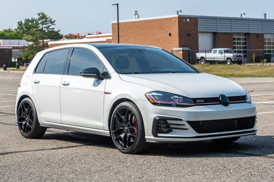2019 Volkswagen GTI Mk7 sold for $19,000