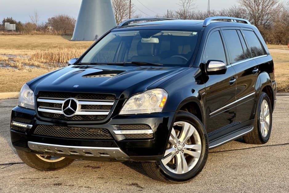 2010 Mercedes-Benz GL & GLS-Class sold for $15,000