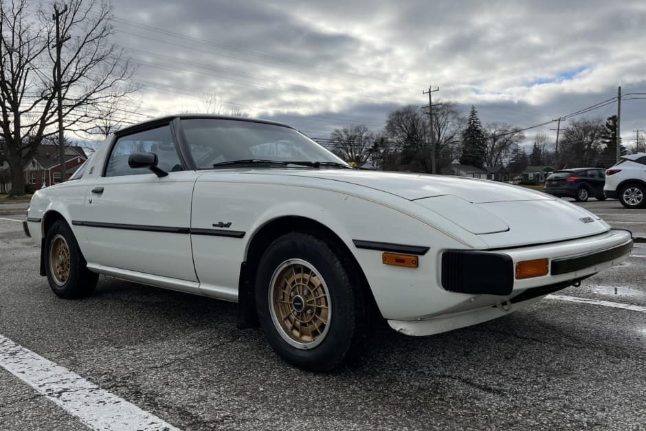 1980 Mazda RX-7 FB sold for $6,000