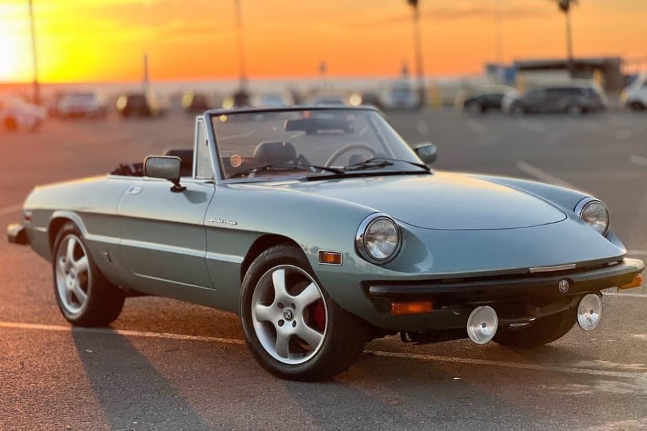 1982 Alfa Romeo 105/115 Spider Series 3 sold for $8,000
