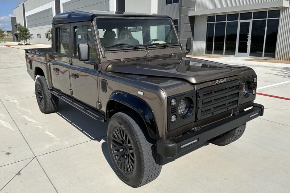 1993 Land Rover 127 / Defender 130 sold for $53,888