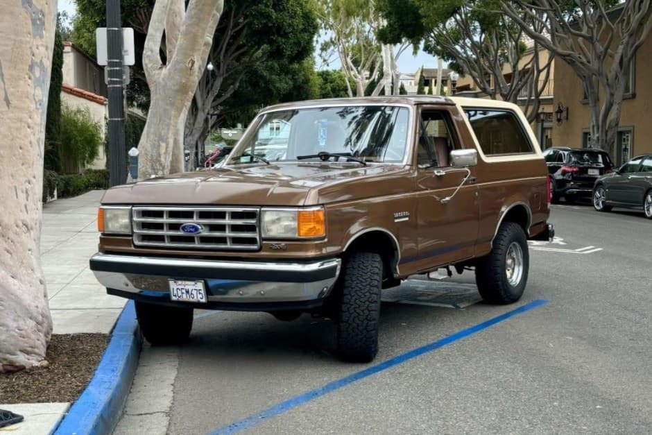 1987 Ford Bronco 4th-5th Generations 1987-1996 sold for $9,950