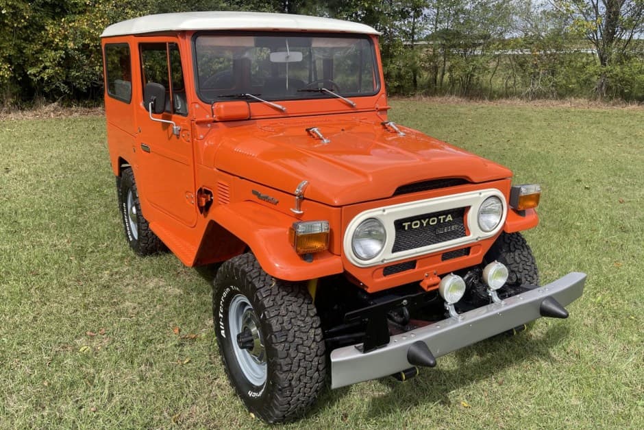 1975 Toyota Land Cruiser FJ40 sold for $23,000