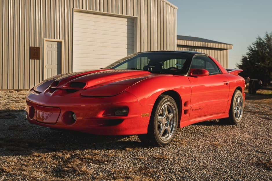 1998 Pontiac Firebird (1993-2002) sold for $17,500