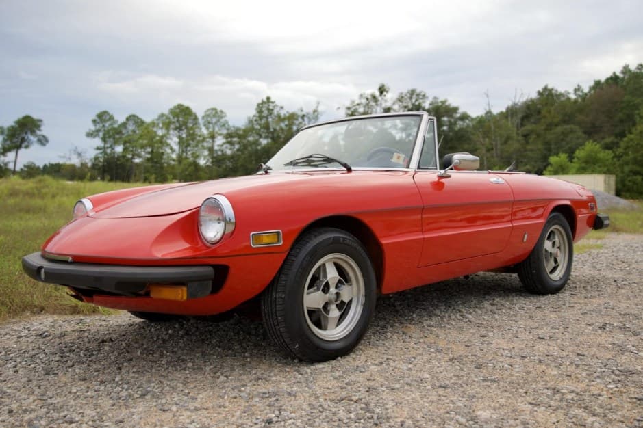 1977 Alfa Romeo 105/115 Spider Series 2 sold for $4,500