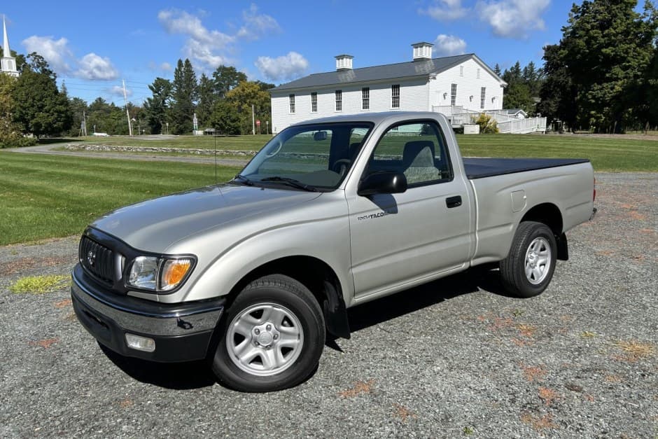 2004 Toyota Tacoma (N1X0 1995-2005) sold for $11,111