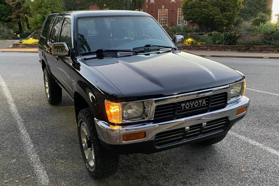 1990 Toyota 4Runner (N120) sold for $11,000