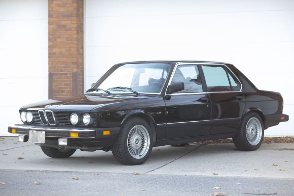 1984 BMW E28 5-Series sold for $28,000