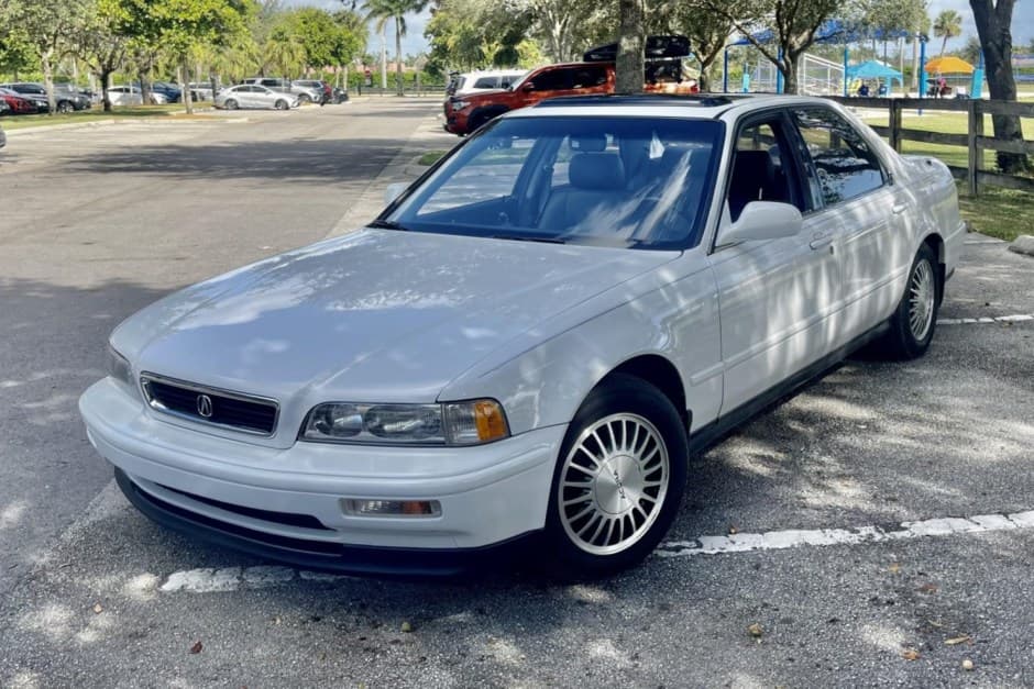 1991 Acura Legend sold for $10,100