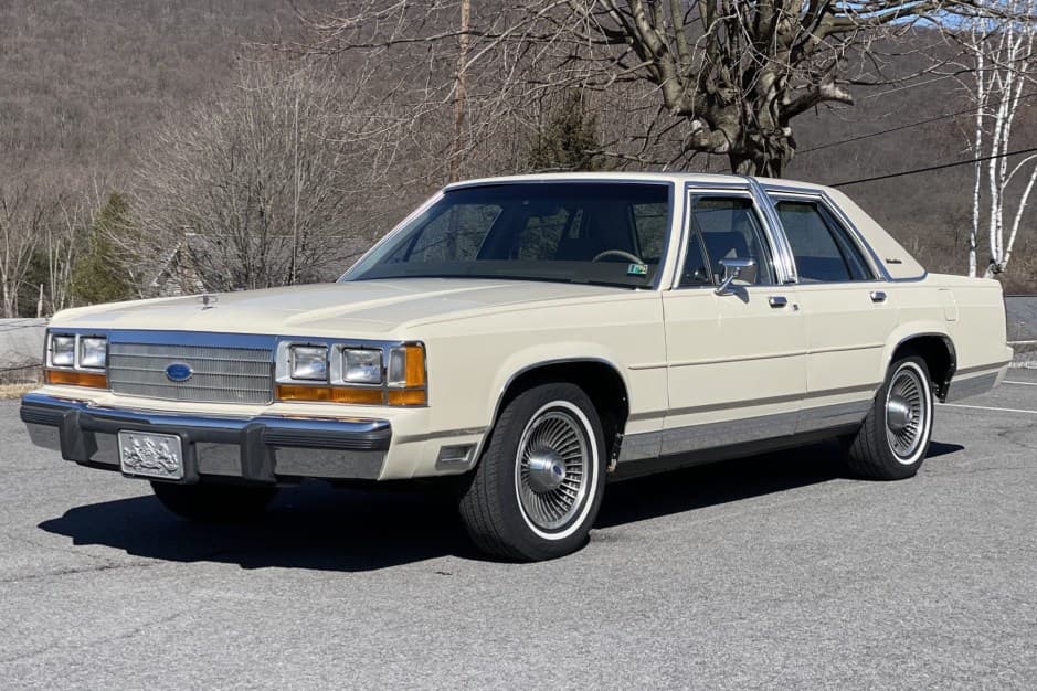1989 Ford LTD sold for $8,400