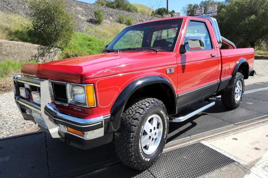 1985 GMC S-15 Sonoma (1982-1993) sold for $14,585