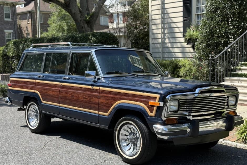1984 Jeep SJ Grand Wagoneer sold for $52,501