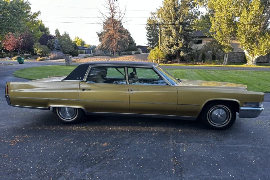 1970 Cadillac Sixty Special sold for $8,250