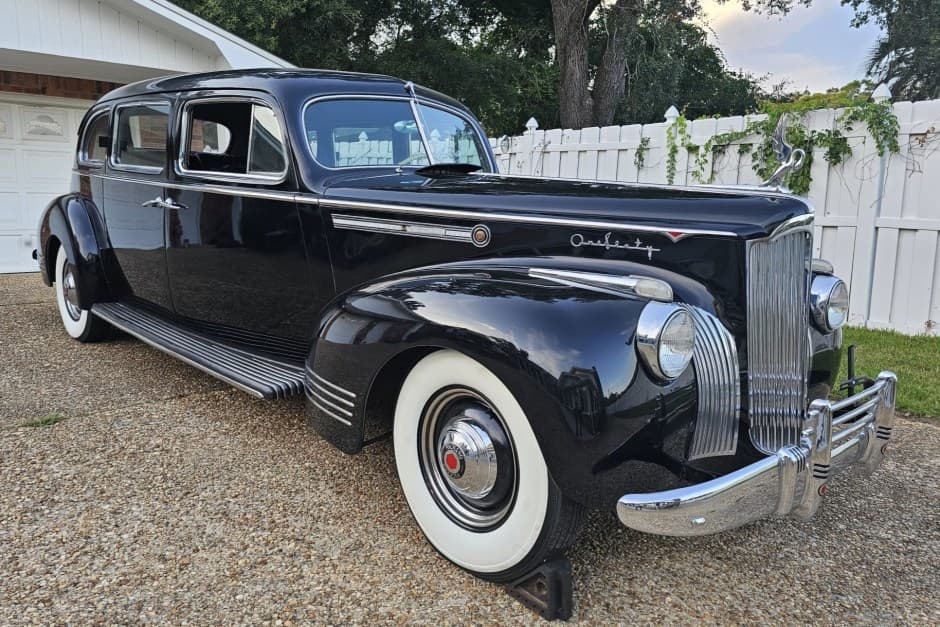 1941 Packard Eight sold for $21,000