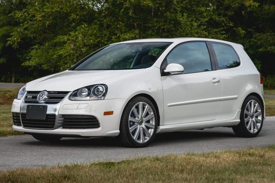 2008 Volkswagen R32 sold for $32,750