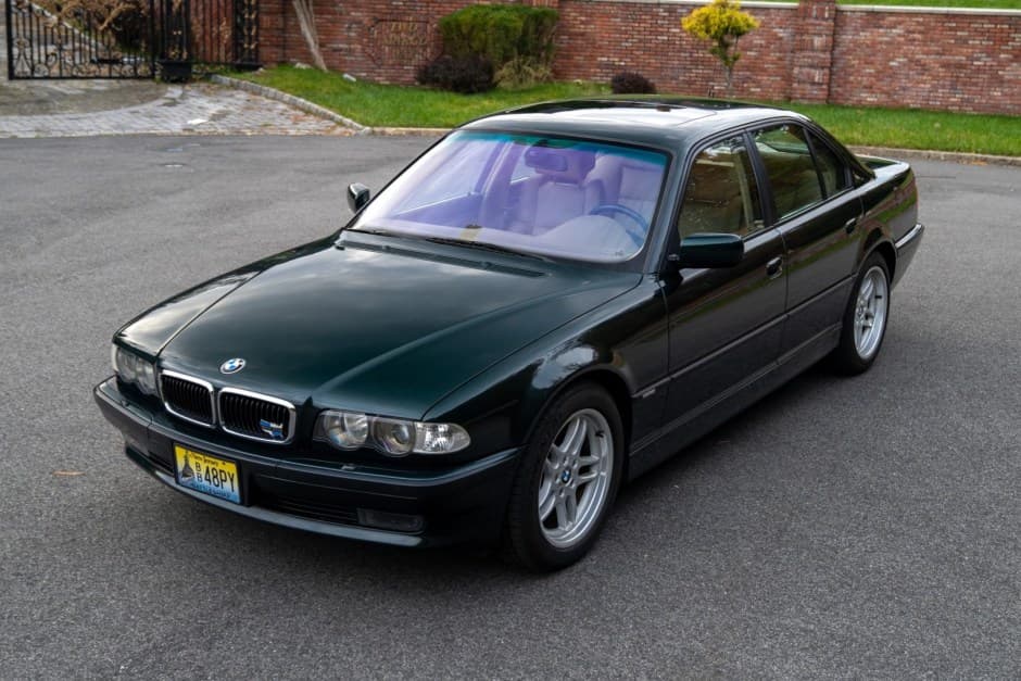 2001 BMW E38 7-Series sold for $18,250