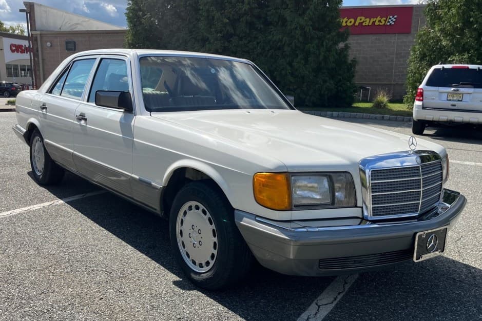 1985 Mercedes-Benz W126 S-Class sold for $3,000