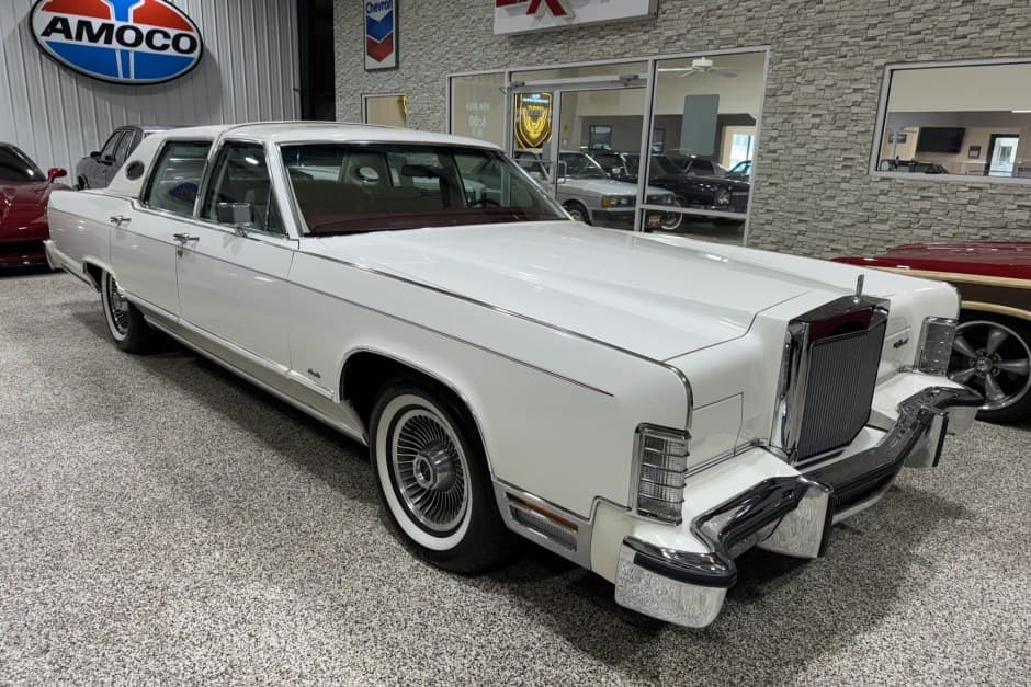 1979 Lincoln Continental (1970-1979) sold for $66,000