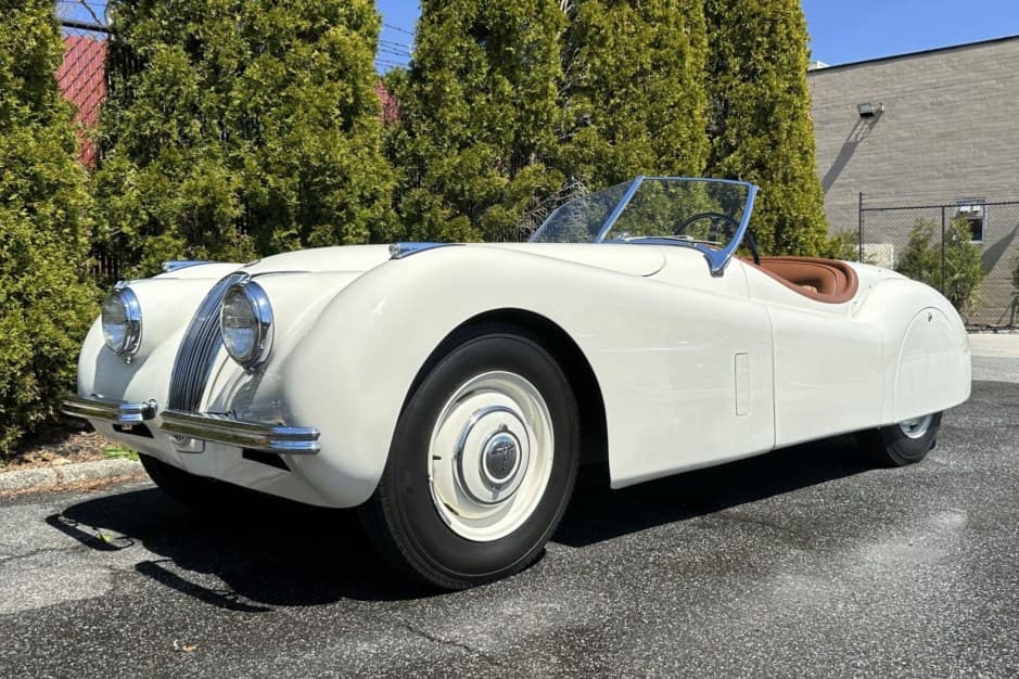 1952 Jaguar XK120 sold for $74,000