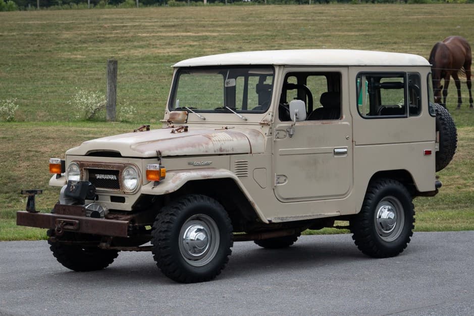 1977 Toyota Land Cruiser FJ40 sold for $20,100