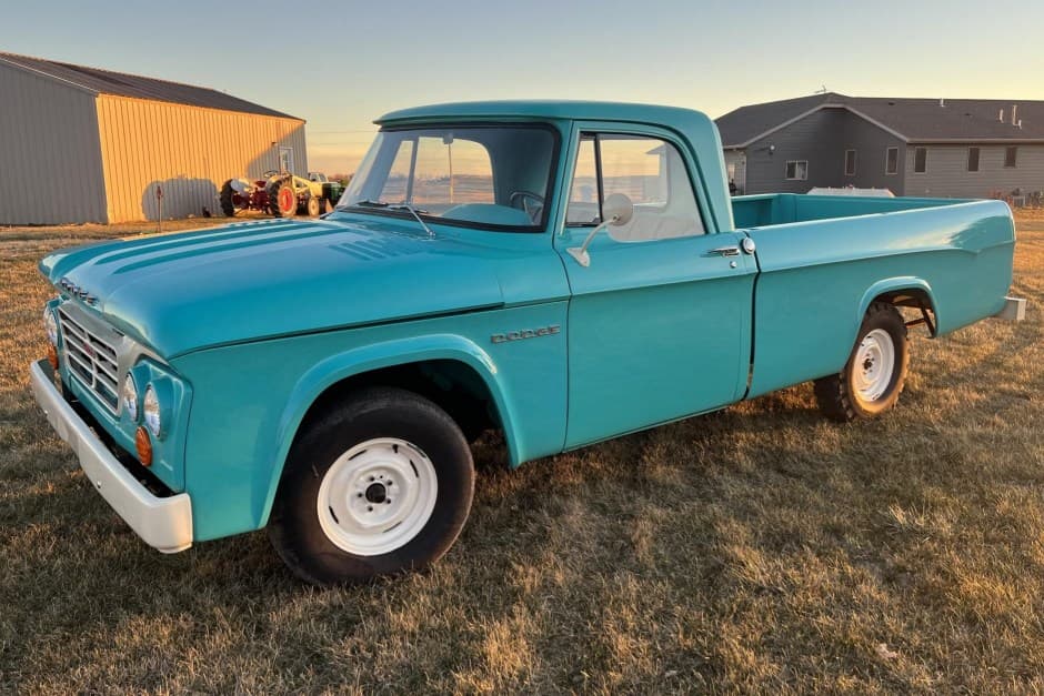 1963 Dodge D-Series (1961-1965) sold for $11,000
