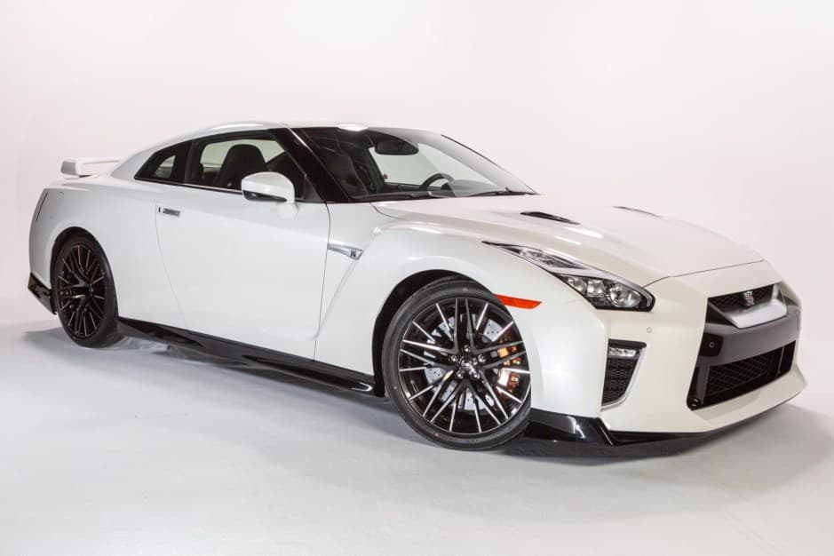 2020 Nissan GT-R R35 sold for $109,000