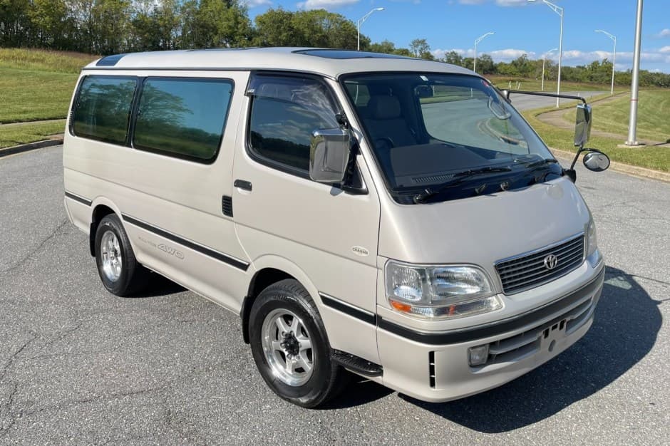 1999 Toyota HiAce sold for $10,500