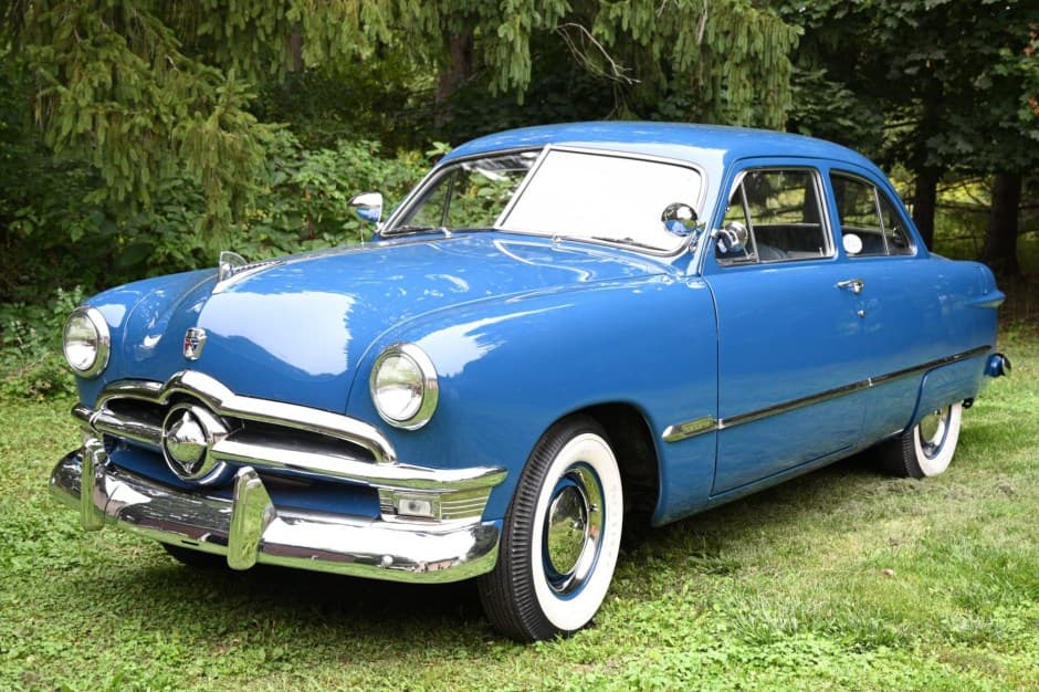 1950 Ford Shoebox sold for $10,250