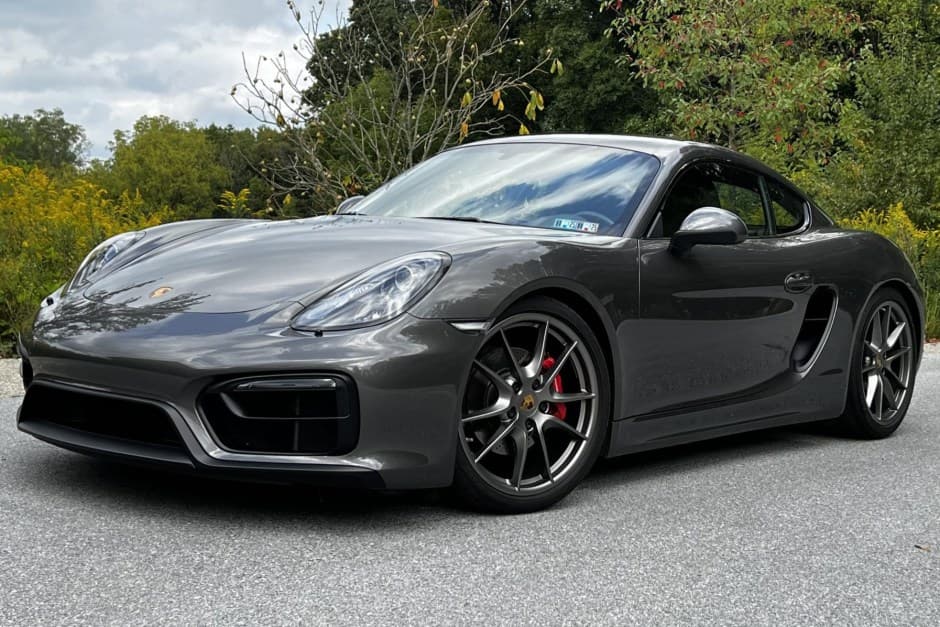 2015 Porsche 981 Cayman sold for $66,500