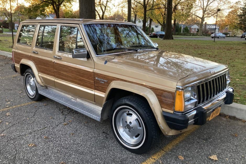 1985 Jeep XJ Wagoneer sold for $6,400