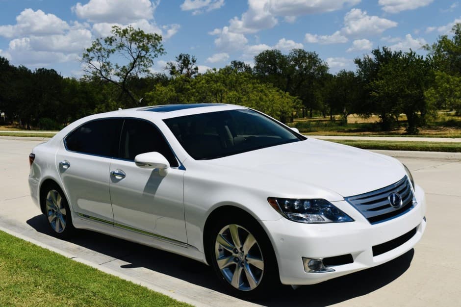2011 Lexus LS Sedan sold for $51,000