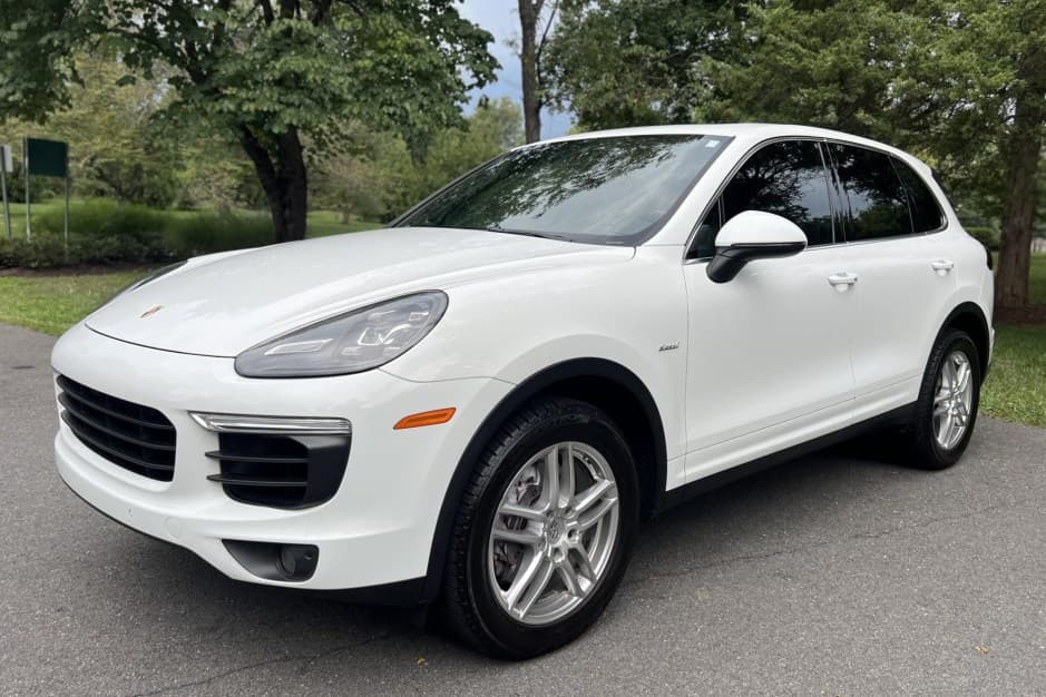 2016 Porsche 958 Cayenne (2011-2018) sold for $24,250