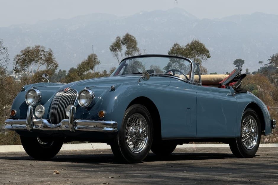 1961 Jaguar XK150 sold for $60,000